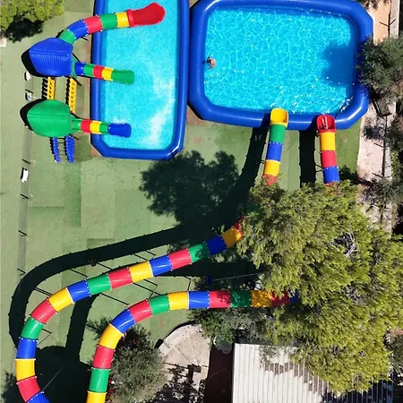 营地 La Scogliera 圣凯撒利亚温泉