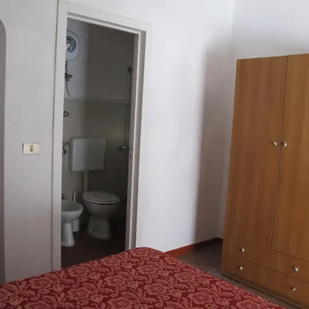 La Scogliera 营地 圣凯撒利亚温泉