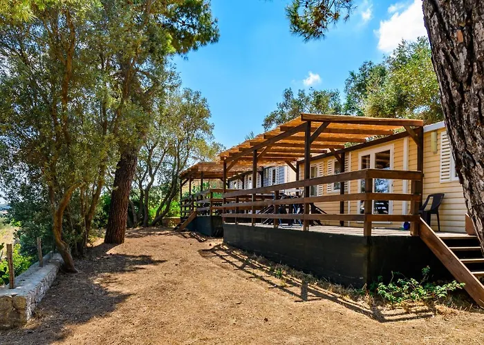 La Scogliera Camping