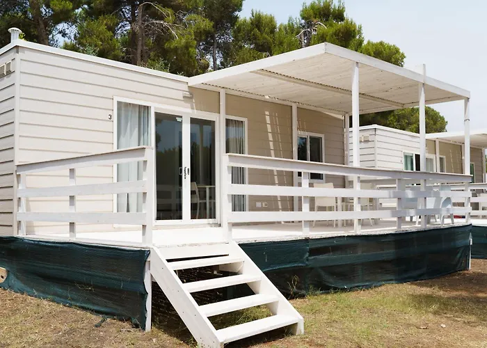 La Scogliera Camping *